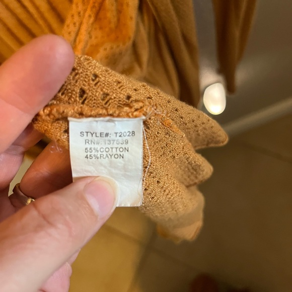 Mustard colored light sweater/cardigan - Picture 3 of 3